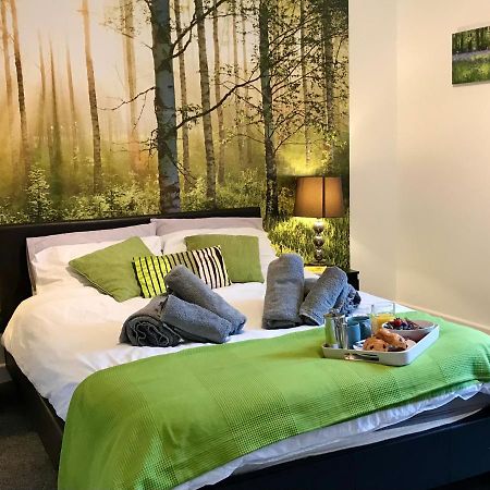 Stylish 3 Bedroom House Only 5 Mins From M6/M58 Wigan Eksteriør bilde