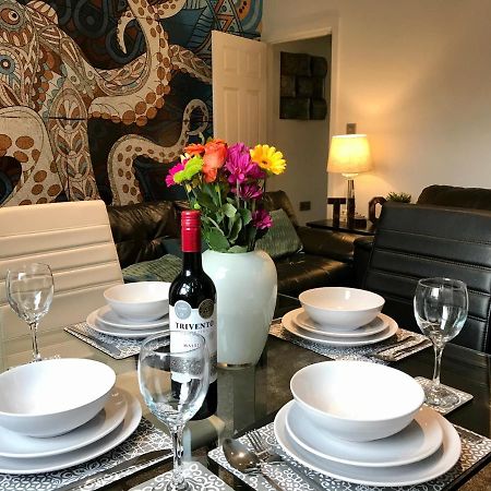 Stylish 3 Bedroom House Only 5 Mins From M6/M58 Wigan Eksteriør bilde