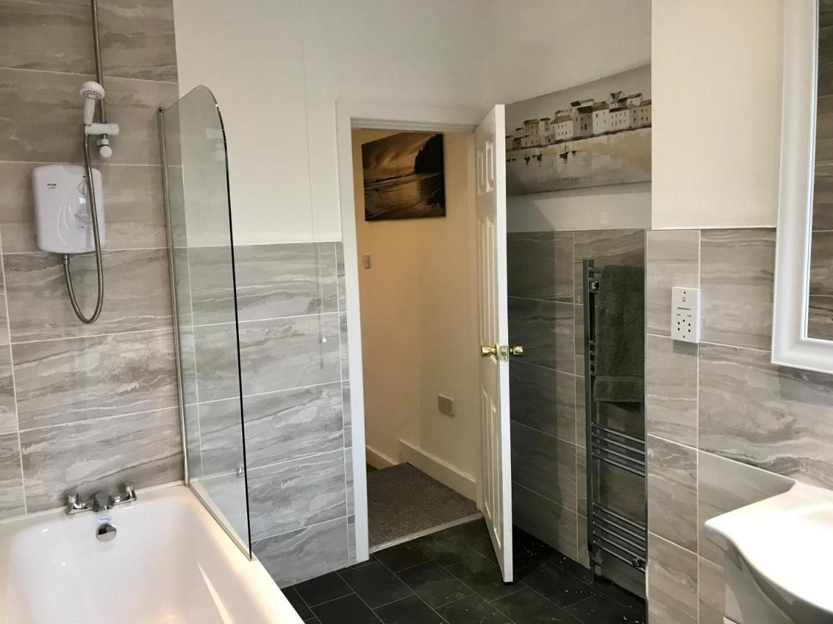 Stylish 3 Bedroom House Only 5 Mins From M6/M58 Wigan Eksteriør bilde