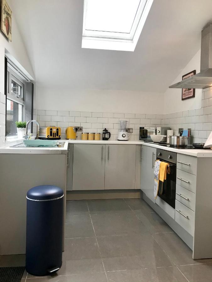 Stylish 3 Bedroom House Only 5 Mins From M6/M58 Wigan Eksteriør bilde