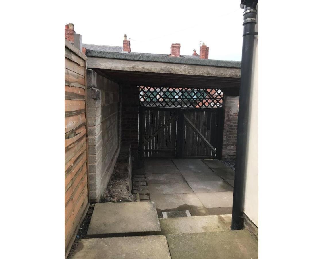 Stylish 3 Bedroom House Only 5 Mins From M6/M58 Wigan Eksteriør bilde