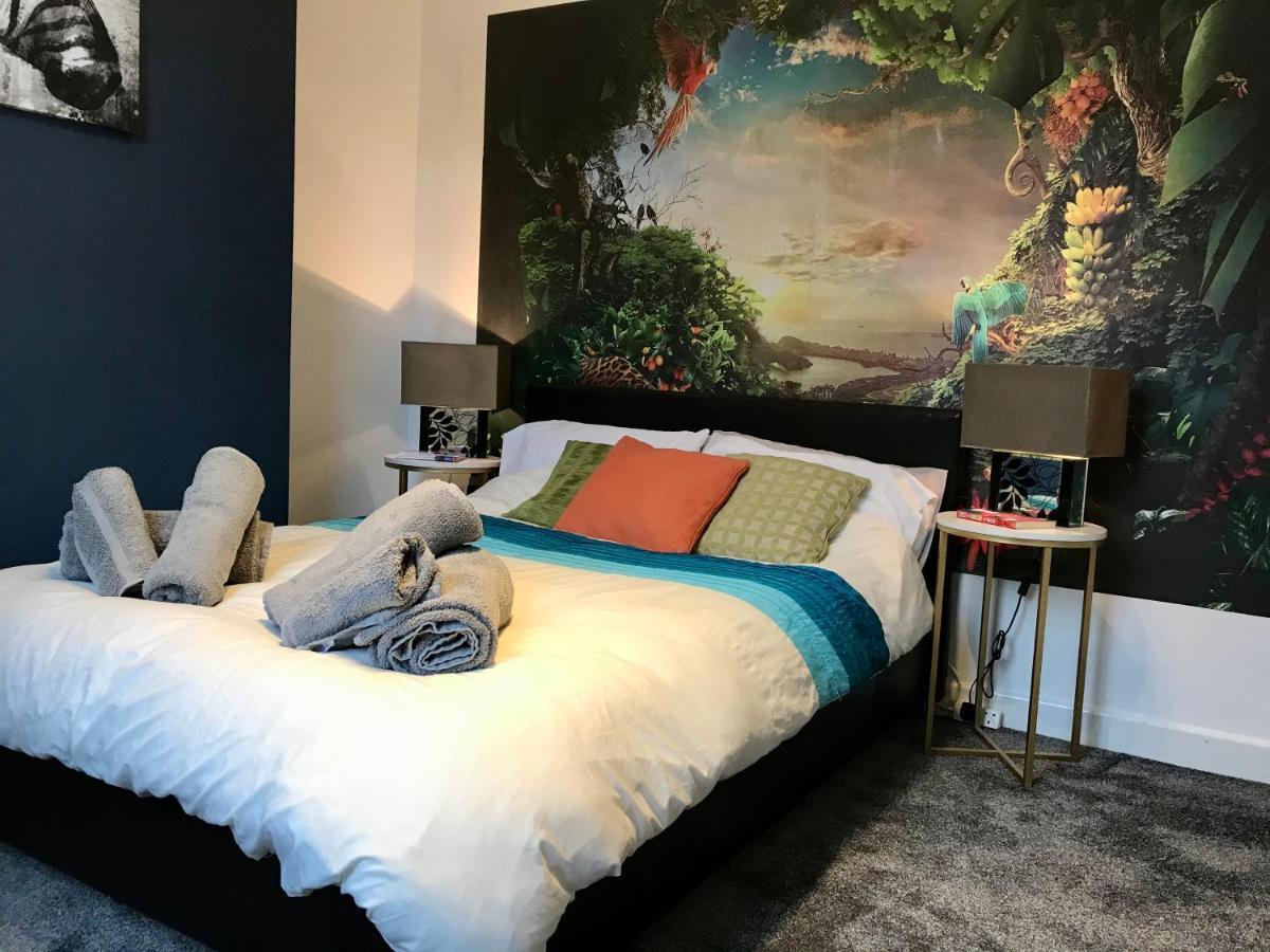 Stylish 3 Bedroom House Only 5 Mins From M6/M58 Wigan Eksteriør bilde