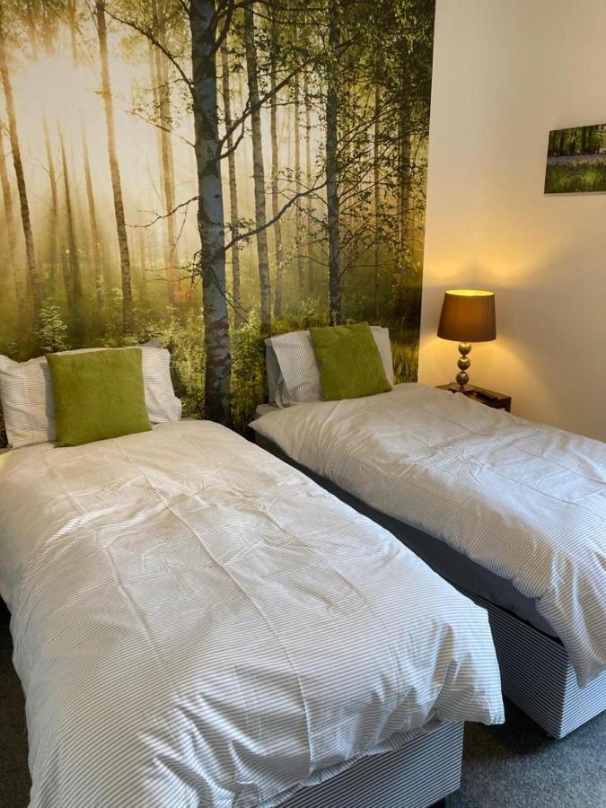 Stylish 3 Bedroom House Only 5 Mins From M6/M58 Wigan Eksteriør bilde